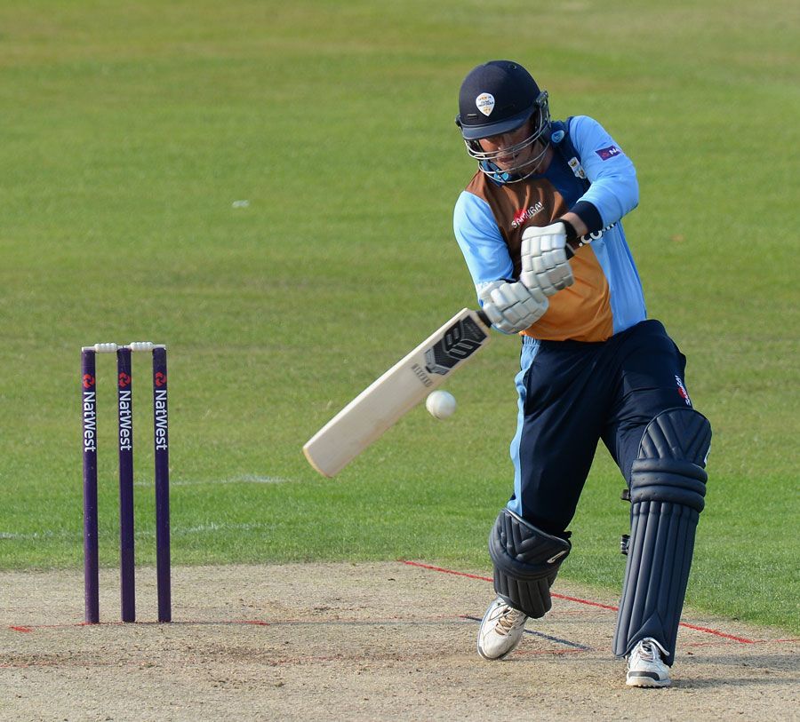 Gareth Cross made 48 in 33 balls