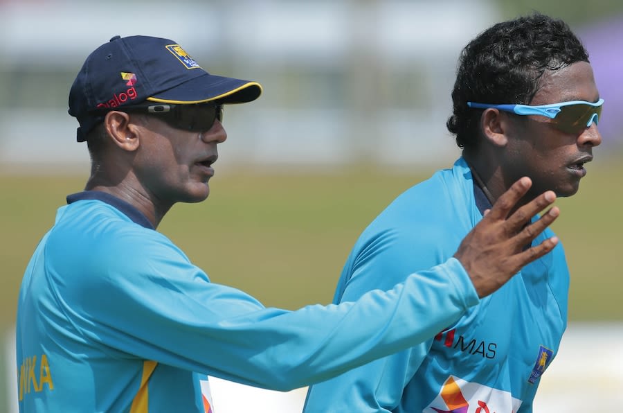 Ruwan Kalpage works with Ajantha Mendis during training