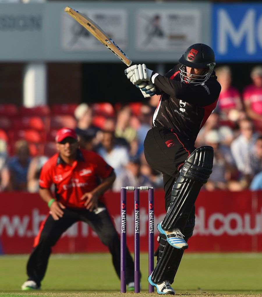 Matt Boyce kept Leicestershire chase together