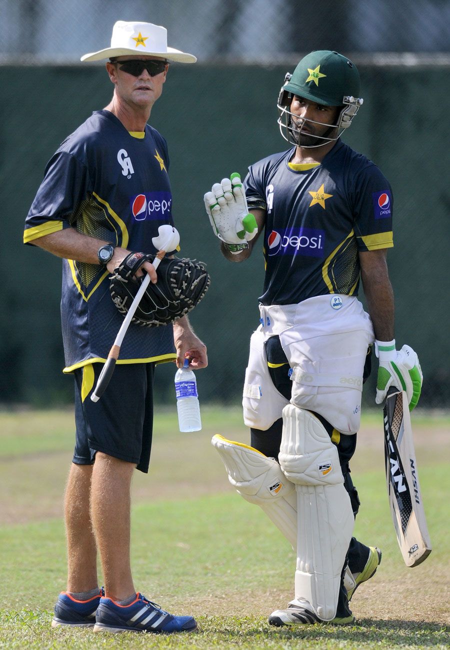Asad Shafiq has a chat with Grant Flower
