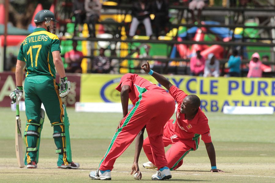 AB de Villiers fell to another bizarre run out