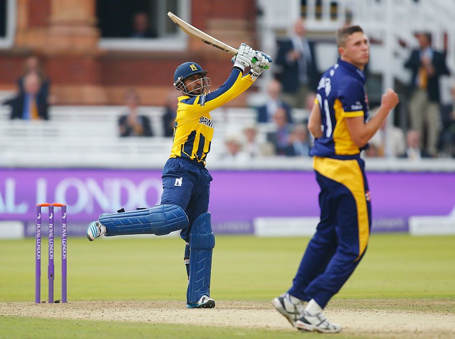Ateeq Javid struck a flamboyant six