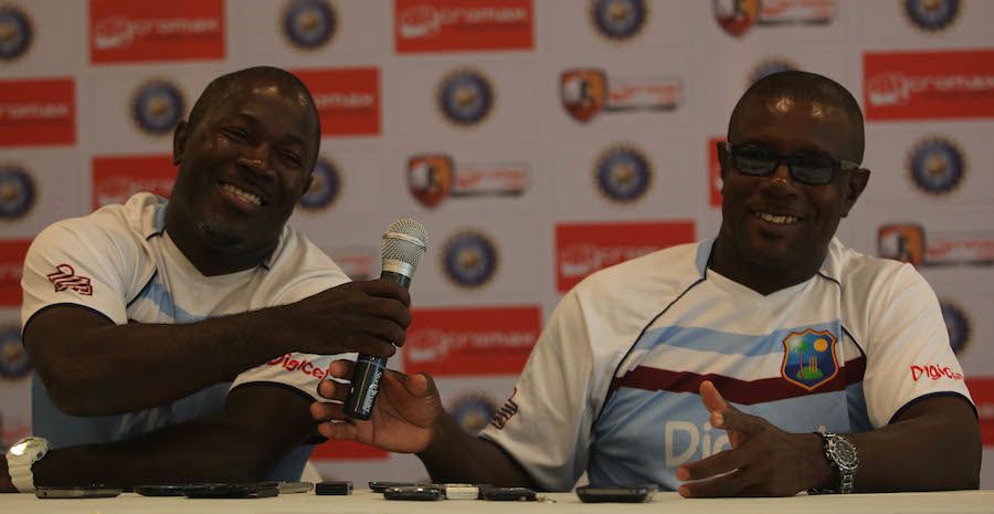 Stuart Williams and Richie Richardson share a joke