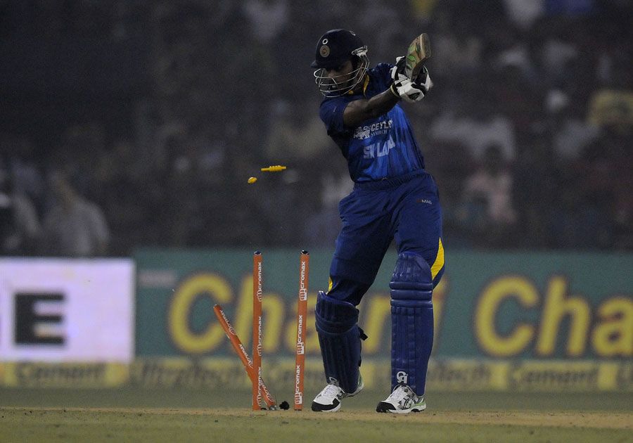 Suraj Randiv is bowled