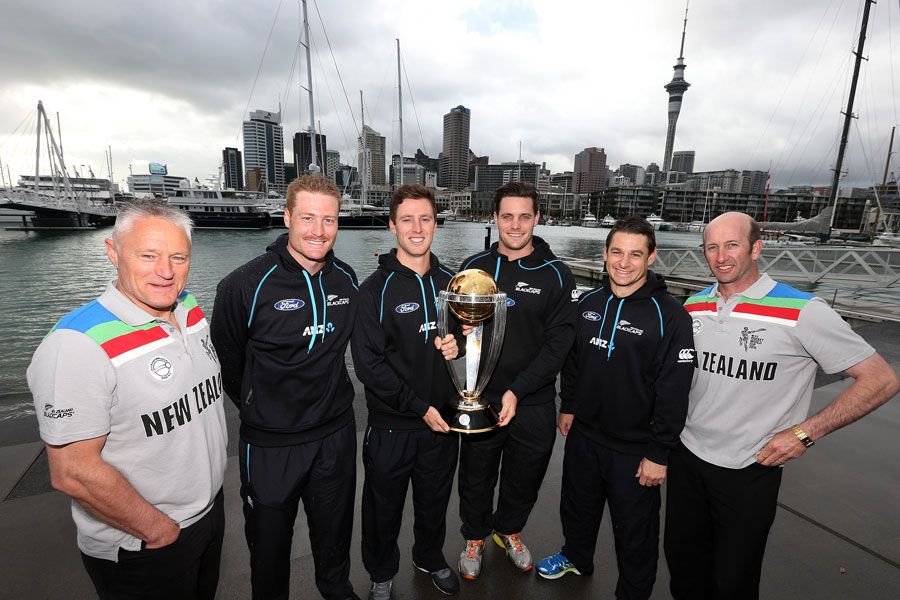 Gavin Larsen, Martin Guptill, Matt Henry, Mitchell McClenaghan, Nathan McCullum and Chris Harris with the World Cup trophy