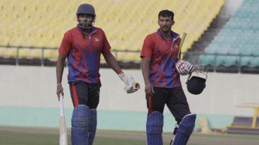 Pujara ton not enough to down Mumbai
