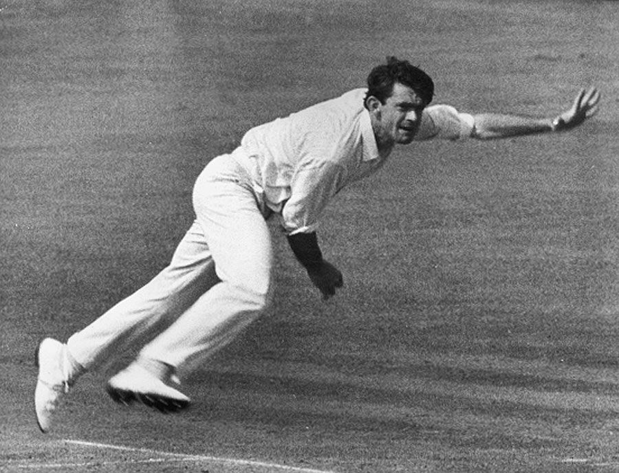 John Gleeson bowls