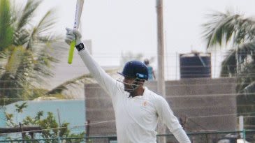 Karnataka eye outright win after Uthappa's 160
