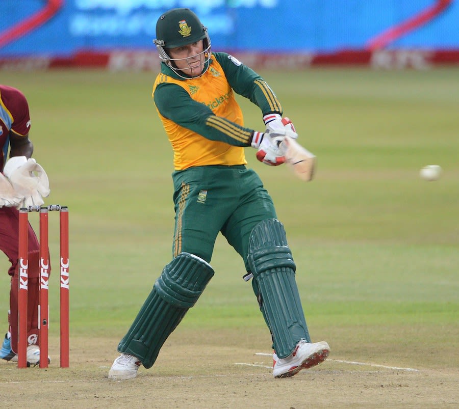 Morne van Wyk pulls during his hundred