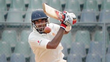 Deshpande, Samarth give Karnataka first-innings advantage