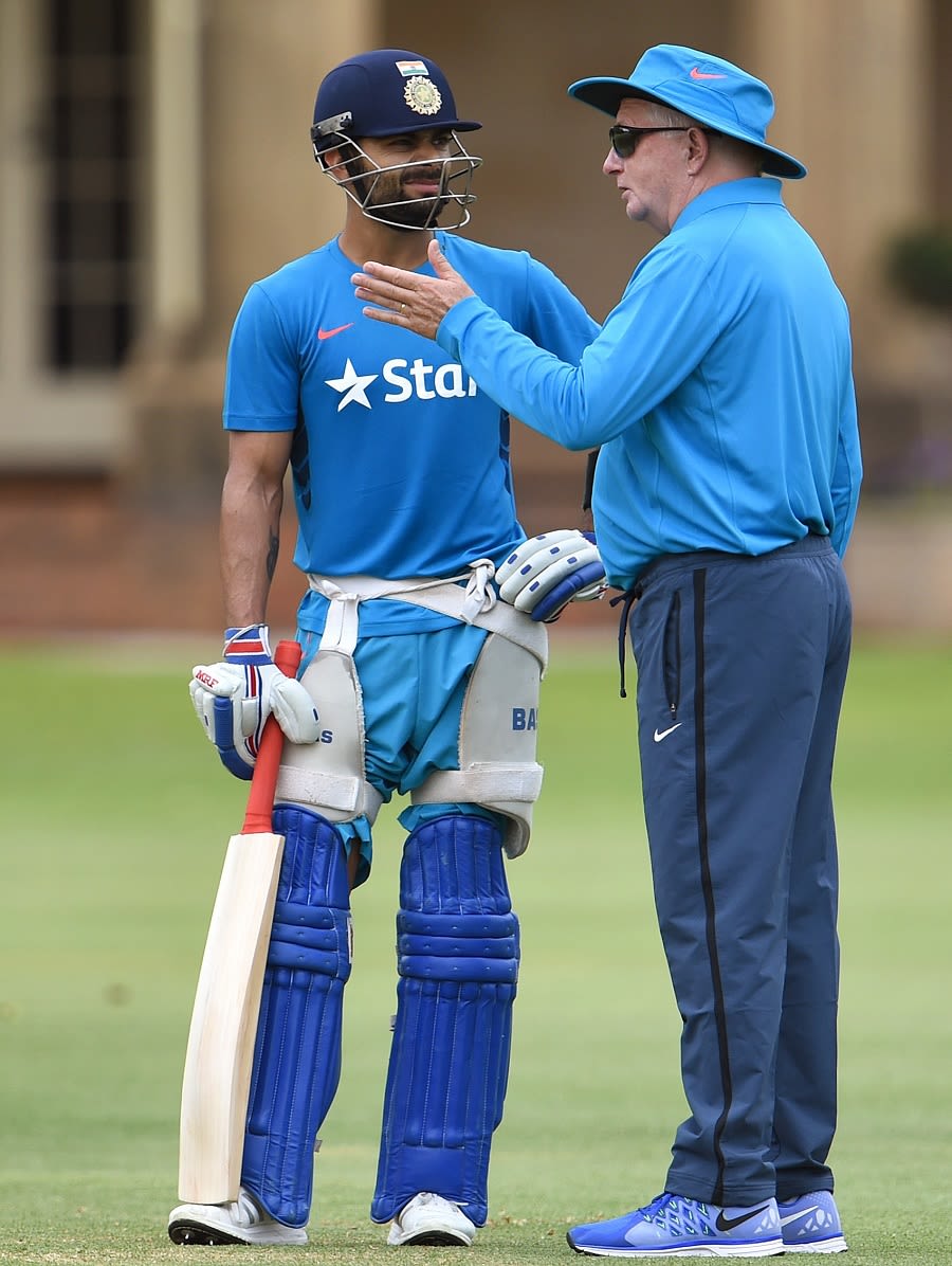 Coaching tips: Duncan Fletcher has a chat with Virat Kohli