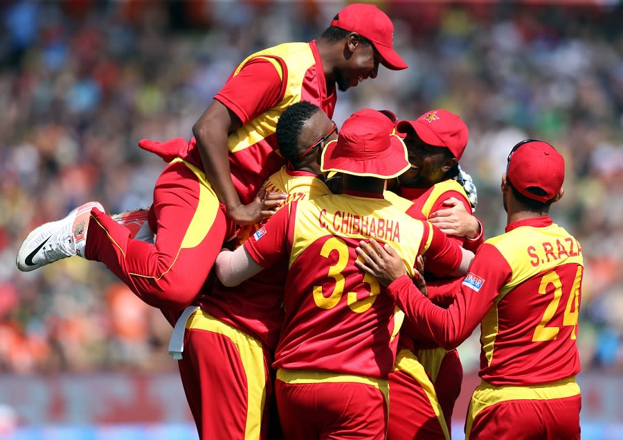 Zimbabwe players mob Tafadzwa Kamungozi