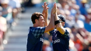 Iain Wardlaw retires from international cricket
