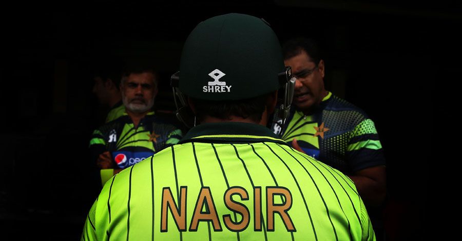 Nasir Jamshed speaks to coach Waqar Younis