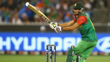 Nasir's 106 for Gazi Group tops off fine day for chasing teams
