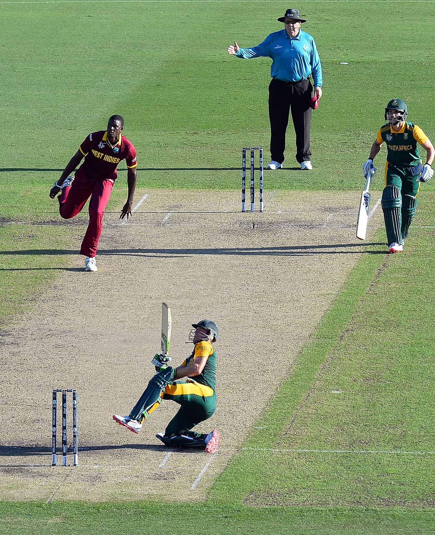 AB de Villiers scoops one over fine leg