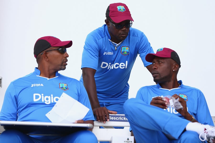 Phil Simmons, Richie Richardson and Curtly Ambrose have a chat