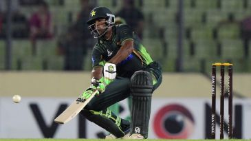Nauman, bowlers send Stallions to final