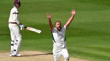 Leach roars back after Carter's tip-top debut