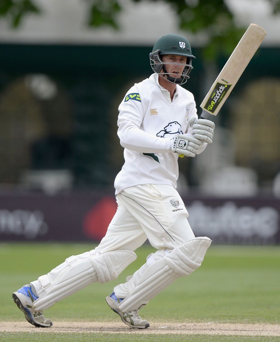 Richard Oliver got the chase off to a good start with 47 off 34 balls