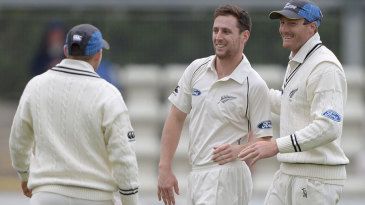 Worcestershire collapse hands NZ memorable win
