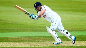 Smith double-hundred drives massive Hampshire total