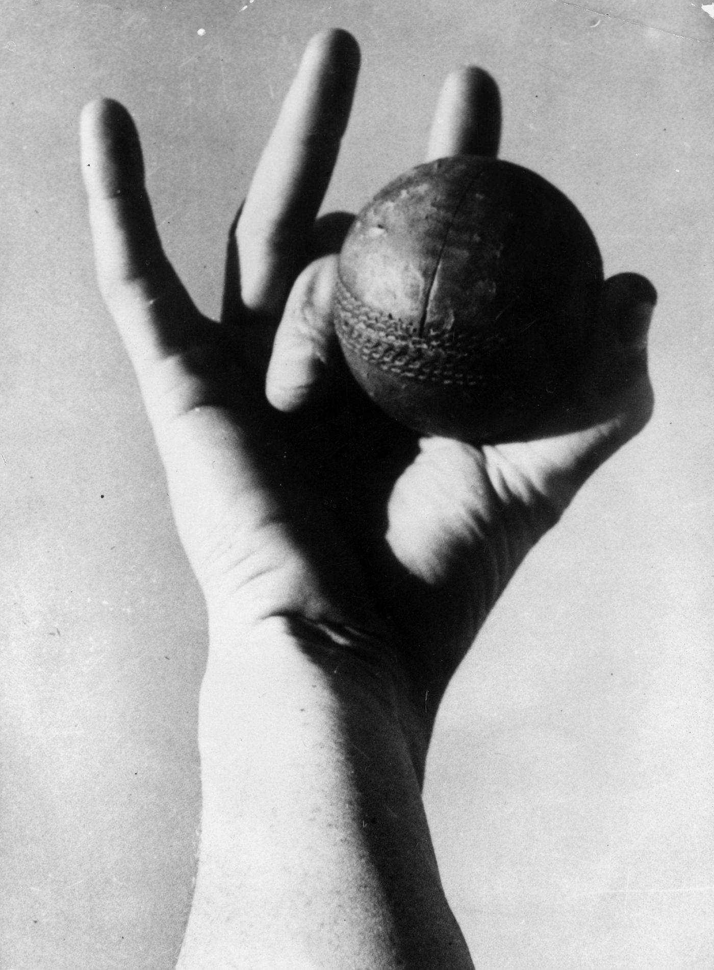 Jack Iverson's unusual grip