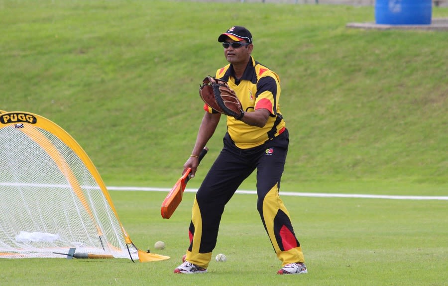 Dipak Patel during a training session with Papua New Guinea
