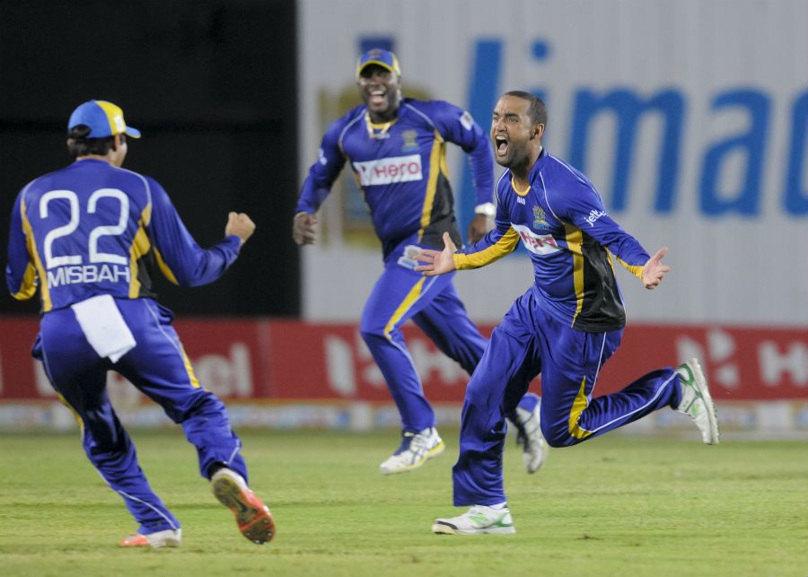 Robin Peterson picked up three wickets in one over