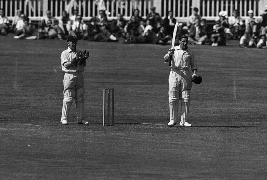 Kent's Arthur Fagg acknowledges the cheers