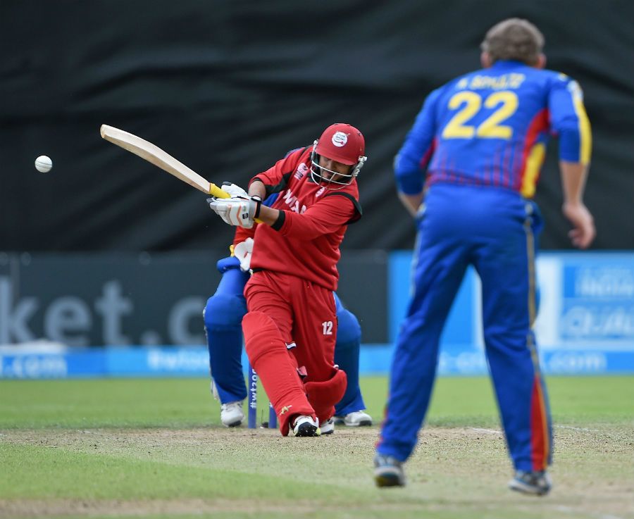 Zeeshan Siddiqui pulls away during his unbeaten 32-ball 51