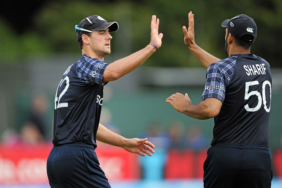 Rob Taylor and Safyaan Sharif took three wickets each