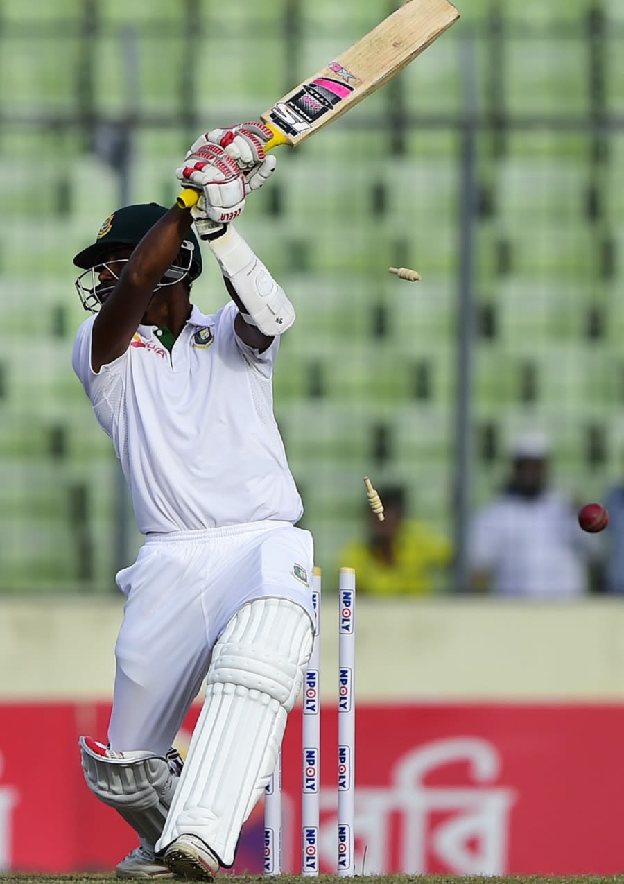 Mohammad Shahid is bowled by Dale Steyn