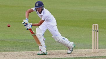 Sri Lanka tail maintains ascendancy