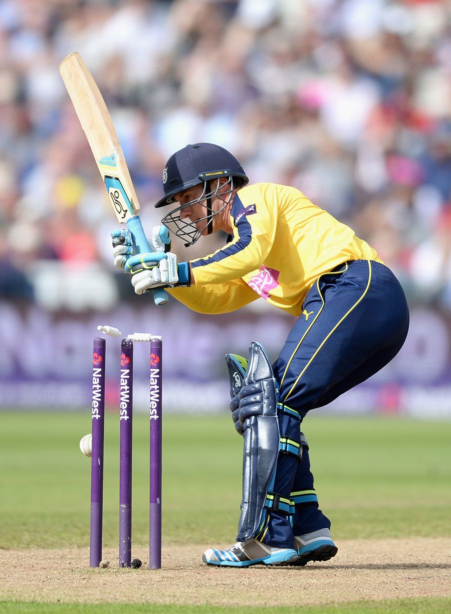 Hampshire's Will Smith plays on in unfortunate fashion