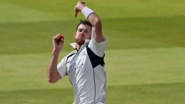 Harris makes mark as Kent keep pace