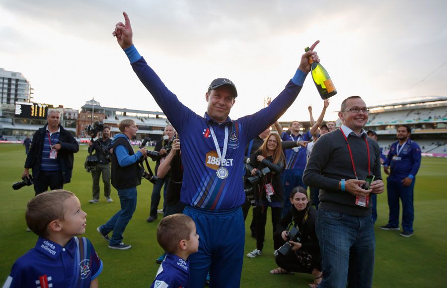 Geraint Jones celebrates on the outfield