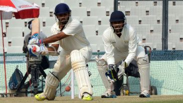 Parthiv ton piles pressure on Punjab