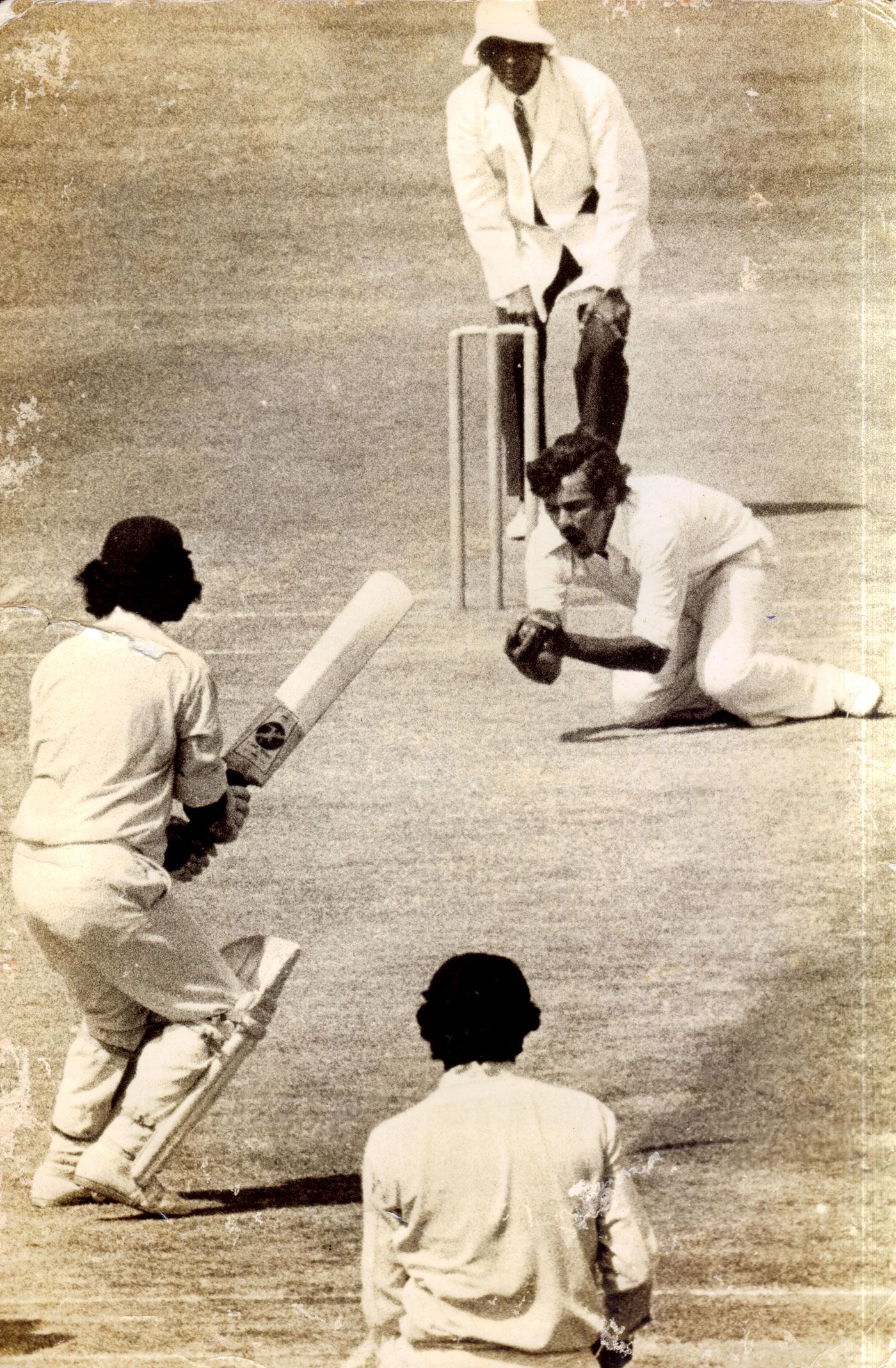 Offspinnner V Ramnarayan catches Gundappa Viswanath for 67 off his own bowling