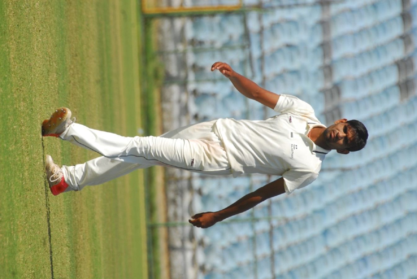 Nathu Singh had Rohit Motwani caught behind