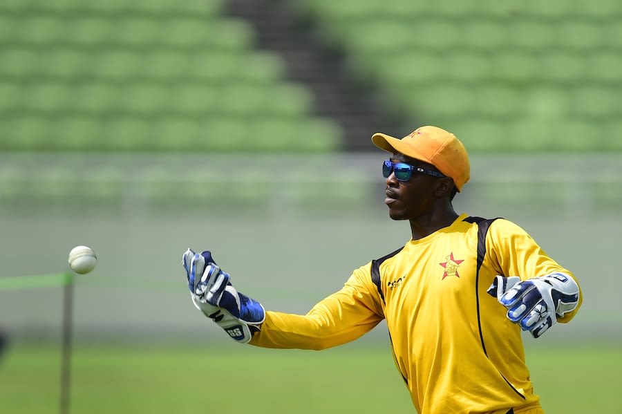 Richmond Mutumbami goes through a practice drill