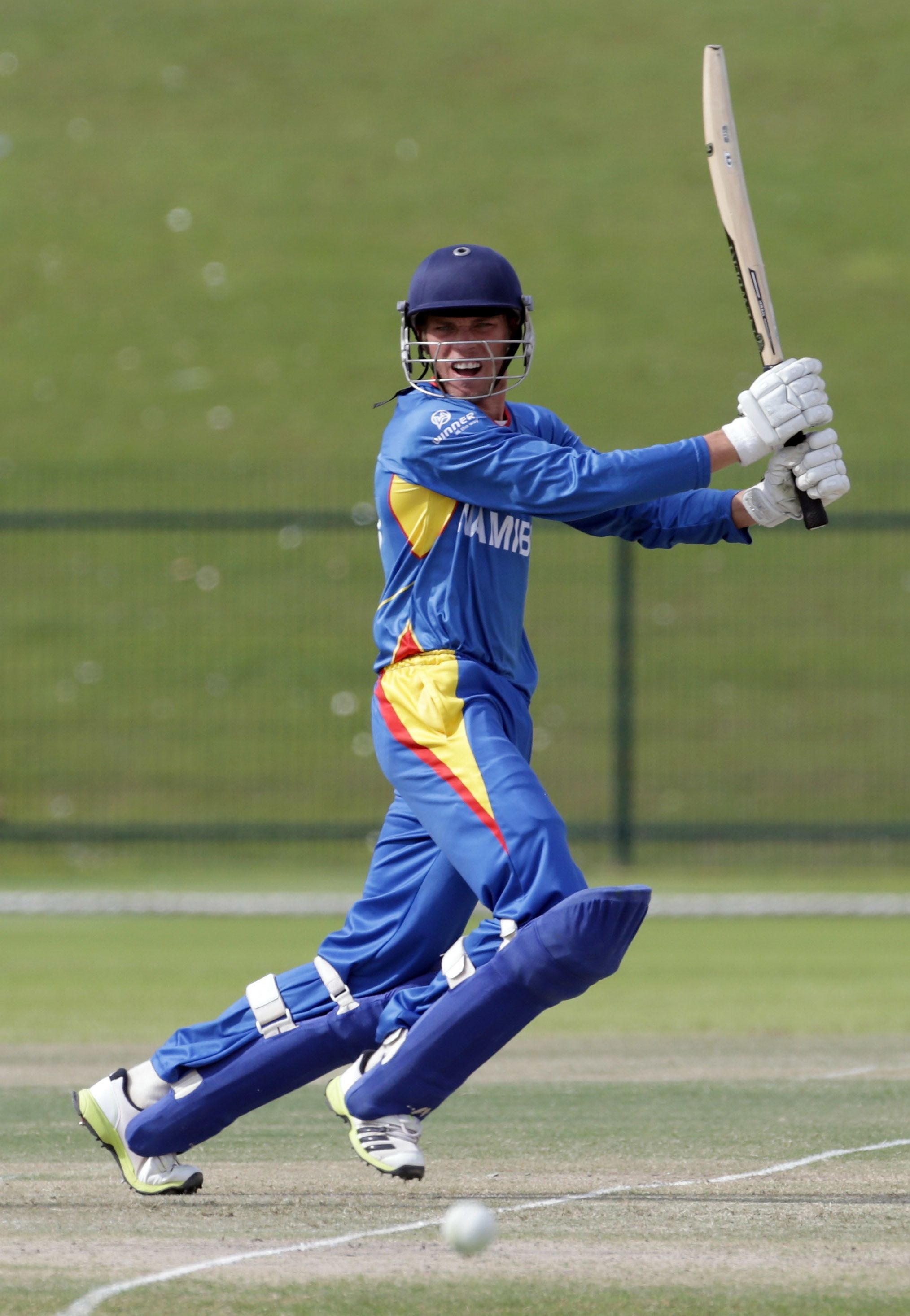 Raymond van Schoor cuts through the off side