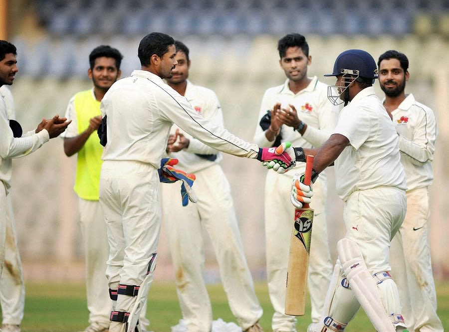 Ramesh Powar was a given a guard of honour by Mumbai