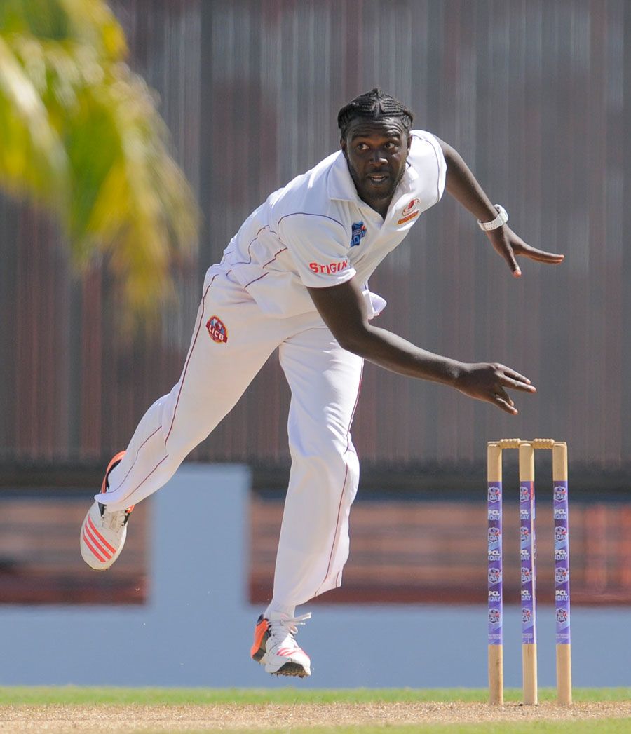 Gavin Tonge picked up the first four wickets to fall