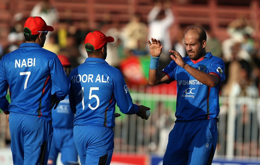 Mirwais Ashraf dismissed Peter Moor for 42
