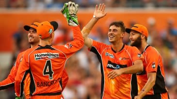 Dixon adds Australian flavour to Essex pace ranks