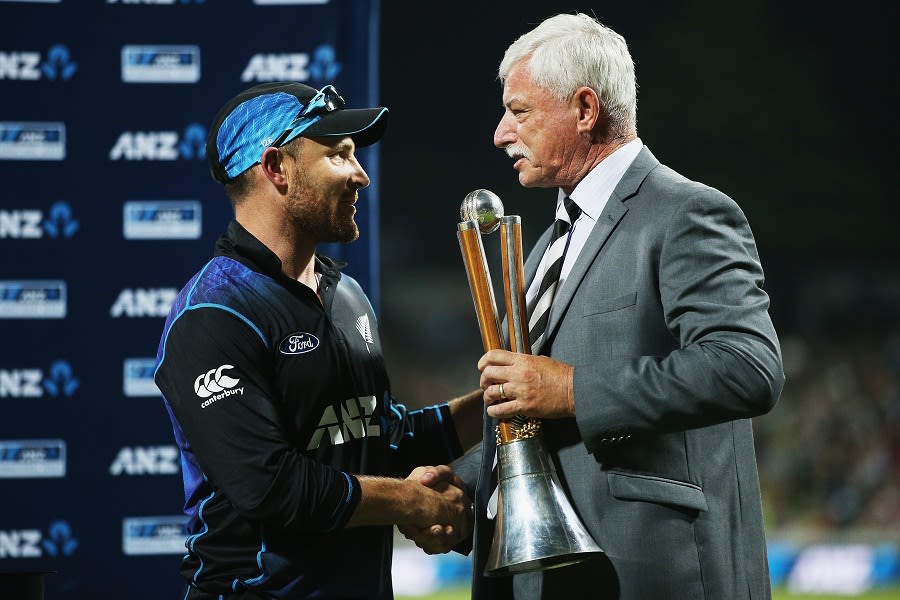 Brendon McCullum receives the Chappell-Hadlee trophy from Sir Richard Hadlee