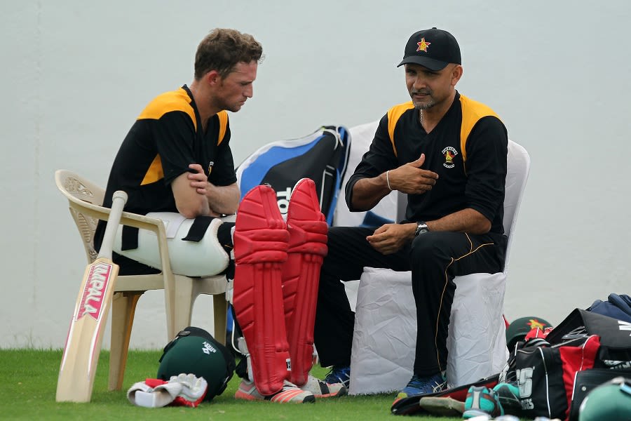 Sean Williams and Marvan Atapattu have a chat