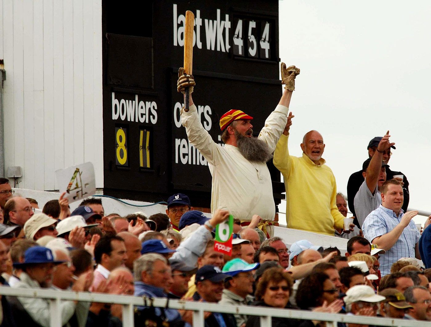 A WG Grace lookalike in the crowd