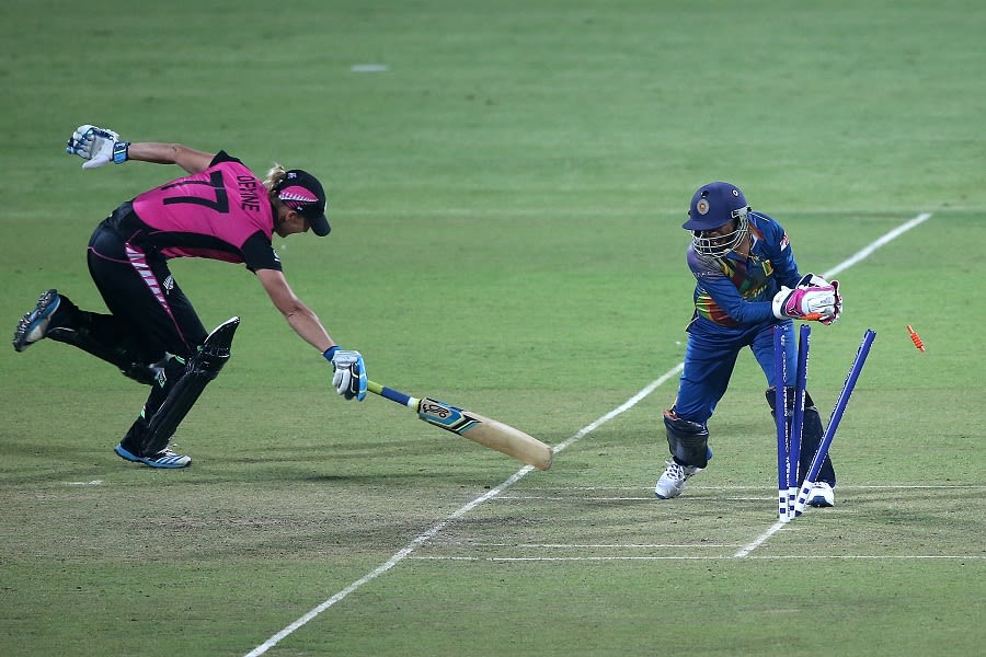 Dilani Manodara completes Sophie Devine's run out